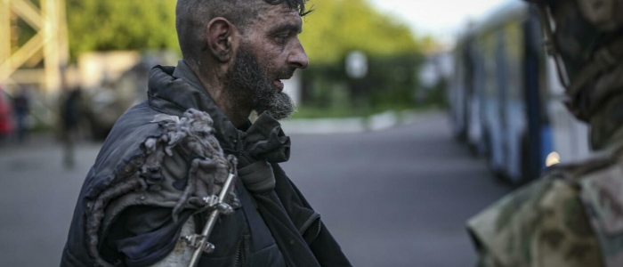 Azovstal, soldati arresi condotti in un’ex colonia carceriera nel Donbass