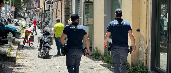 Napoli, il movente dell’aggressione con l’acido sarebbe un ragazzo conteso