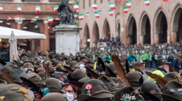 Molestie al raduno degli alpini, la procura di Rimini chiede l’archiviazione