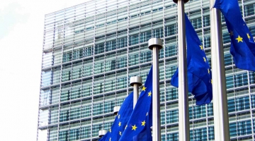 Commissione Ue: “Mosca sta cercando di destabilizzare i governi europei”