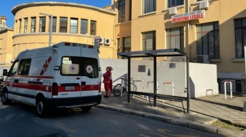 Bari, neomamma di 33 anni muore cadendo dalle scale