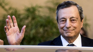 Mario Draghi si è dimesso, accolto da un lungo applauso in Aula