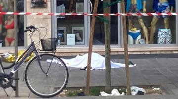 Civitanova Marche, aggredisce e uccide venditore ambulante in pieno centro