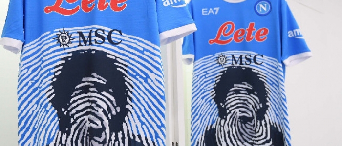 Napoli, negato l’utilizzo dell’immagine di Maradona sulle magliette