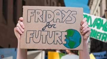 Fridays for Future, oggi in centinaia di piazze italiane si protesta per l’ambiente e la sicurezza sul lavoro