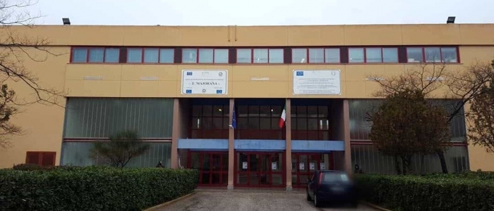 Bari, uomo aggredisce insegnante per una nota a una sua parente