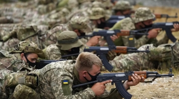 L’Ue approva la missione per addestrare 15mila soldati ucraini