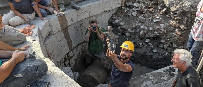 Siena, 24 statue integre riemerse dagli scavi dopo 2.300 anni