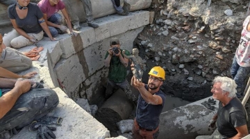 Siena, 24 statue integre riemerse dagli scavi dopo 2.300 anni