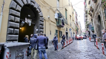 Napoli, sequestrati 16 appartamenti occupati abusivamente