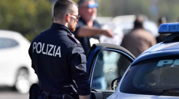 Grosseto, giallo sulla donna di 40 anni trovata morta per strada