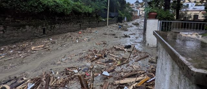 Ischia, frana per il maltempo. Vittime e dispersi a Casamicciola