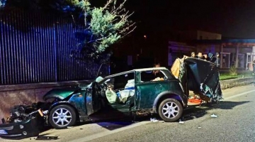 Modugno, auto si scontra con bus: morti 3 giovani e 2 gravemente feriti