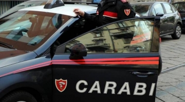 Napoli, aveva tentato di bruciare vivo il fratello. Arrestato