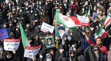 Iran, almeno cento giovani rischiano la pena capitale per le proteste