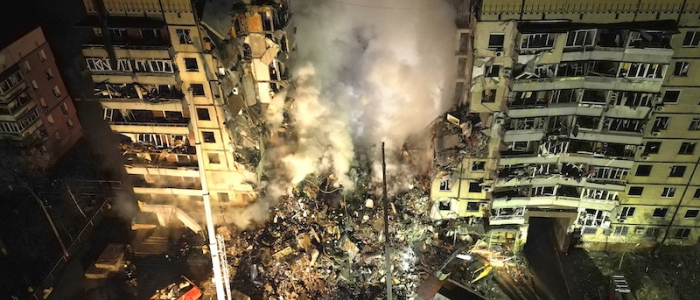 Ucraina, almeno 37 le vittime del condominio attaccato a Dnipro