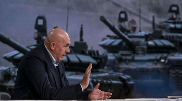 Nuovi tank a Kiev, Crosetto: “Rischio terza guerra mondiale”