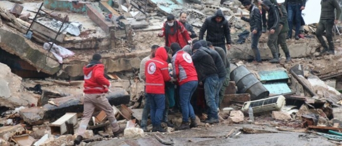 Turchia, bimbo di 10 giorni estratto vivo dalle macerie con la mamma