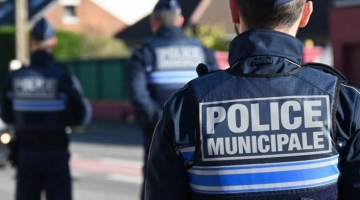 Francia, studente accoltella e uccide insegnante in classe