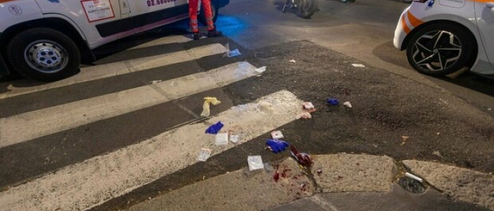 Milano, marocchino ubriaco aggredisce passanti. 6 feriti, uno grave