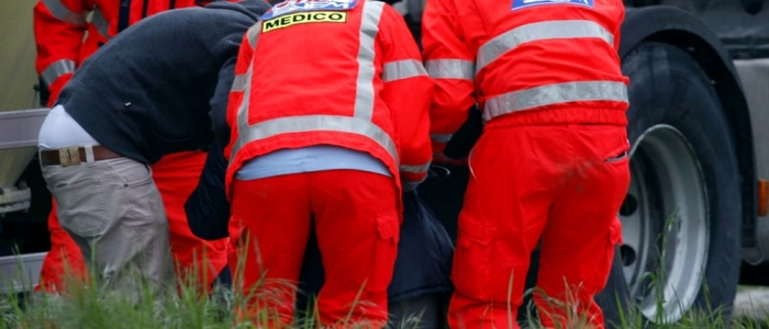 Napoli, operaio muore schiacciato da una trave di ferro