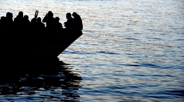 Tunisia, si capovolge imbarcazione di migranti. 5 morti