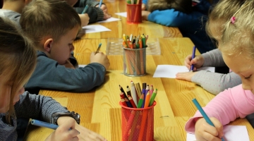 Milano, insegnante di religione arrestato per abusi sui bambini