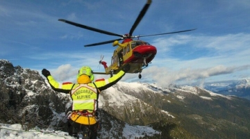 Bolzano, ritrovato in un prato corpo senza vita di una donna