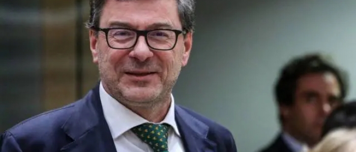 Natalità, Giorgetti: “Diecimila euro di tasse in meno a chi fa figli”