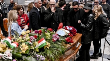 Napoli, questa mattina l'ultimo saluto a Federico Salvatore