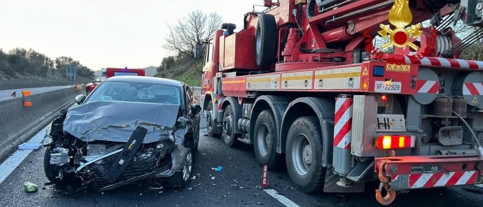 Perugia, incidente raccordo. La vittima alla guida non aveva la patente