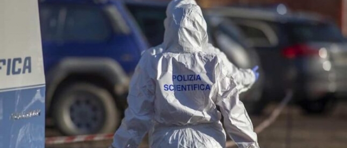 Torino, trovato in un bagagliaio cadavere in decomposizione