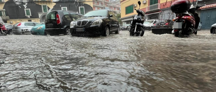 Maltempo, allerta meteo in 12 Regioni italiane