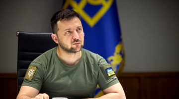 Ucraina, Zelensky: “Se perdiamo, Usa in guerra o collasso Nato”