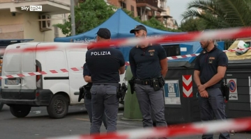 Roma, cadavere di una 17enne vicino ai cassonetti. Fermato coetaneo