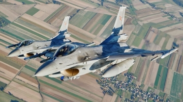 F-16 all’Ucraina, Lavrov: “Minaccia nucleare per la Russia”