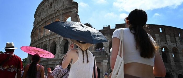 Caldo, temperature record nel weekend. Bollino rosso al Sud