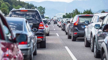 Traffico, bollino rosso per le code in autostrada nel weekend