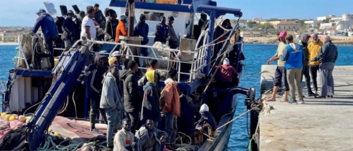 Lampedusa, nuovi sbarchi dalla Tunisia per un totale di 1.167 migranti