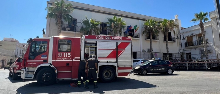 Palermo. Perde il Rdc, minaccia di dare fuoco alla stanza del sindaco