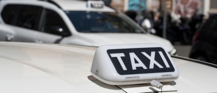 Mit, taxi gratis per chi non supera alcoltest dopo serata in discoteca