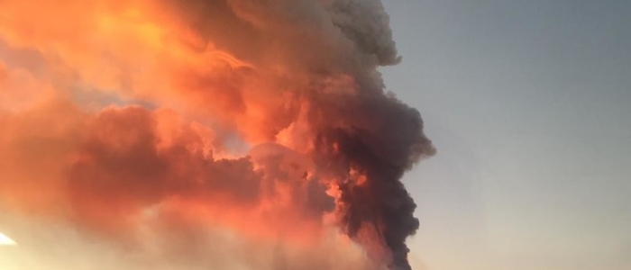 Catania, aeroporto e strade chiuse per l’eruzione dell’Etna