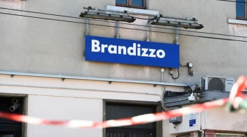 Torino, treno travolge e uccide cinque operai sui binari