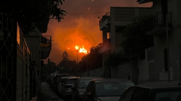 Palermo, incendi divampano nel capoluogo. Abitanti sui tetti