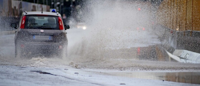 Meteo: piogge e nubifragi al Nord, temperature sopra la media al Sud