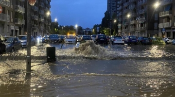 Milano, maltempo e allagamenti. Esondato il fiume Seveso
