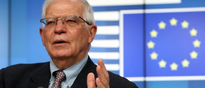 Ucraina, Borrell: “Ue deve sostenere Kiev anche al posto degli Usa”