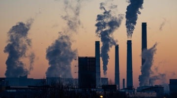 Emissioni CO2, l’1% dei ricchi inquina come i due terzi di tutta la popolazione