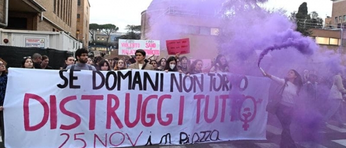 “Facciamo rumore”. No al minuto di silenzio per le vittime di violenza