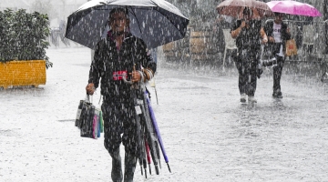 Meteo, perturbazione atlantica sull’Italia: forti venti e temporali